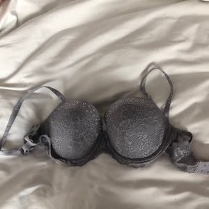 Size 32DDD Victoria’s Secret bra